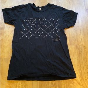 Black twenty one pilots t-shirt